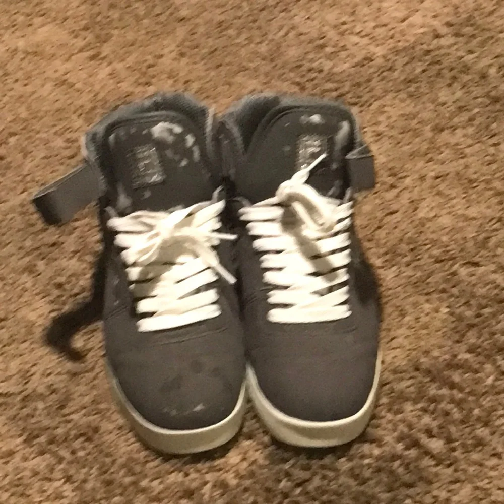 Fila gray sneakers hi top good condition light wear Sz.9.5 - Picture 1 of 6